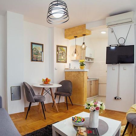 Apartman Mia Sremska Mitrovica Exterior photo