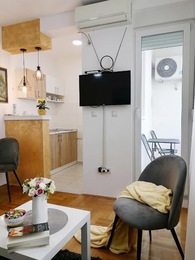 Apartman Mia Sremska Mitrovica Exterior photo