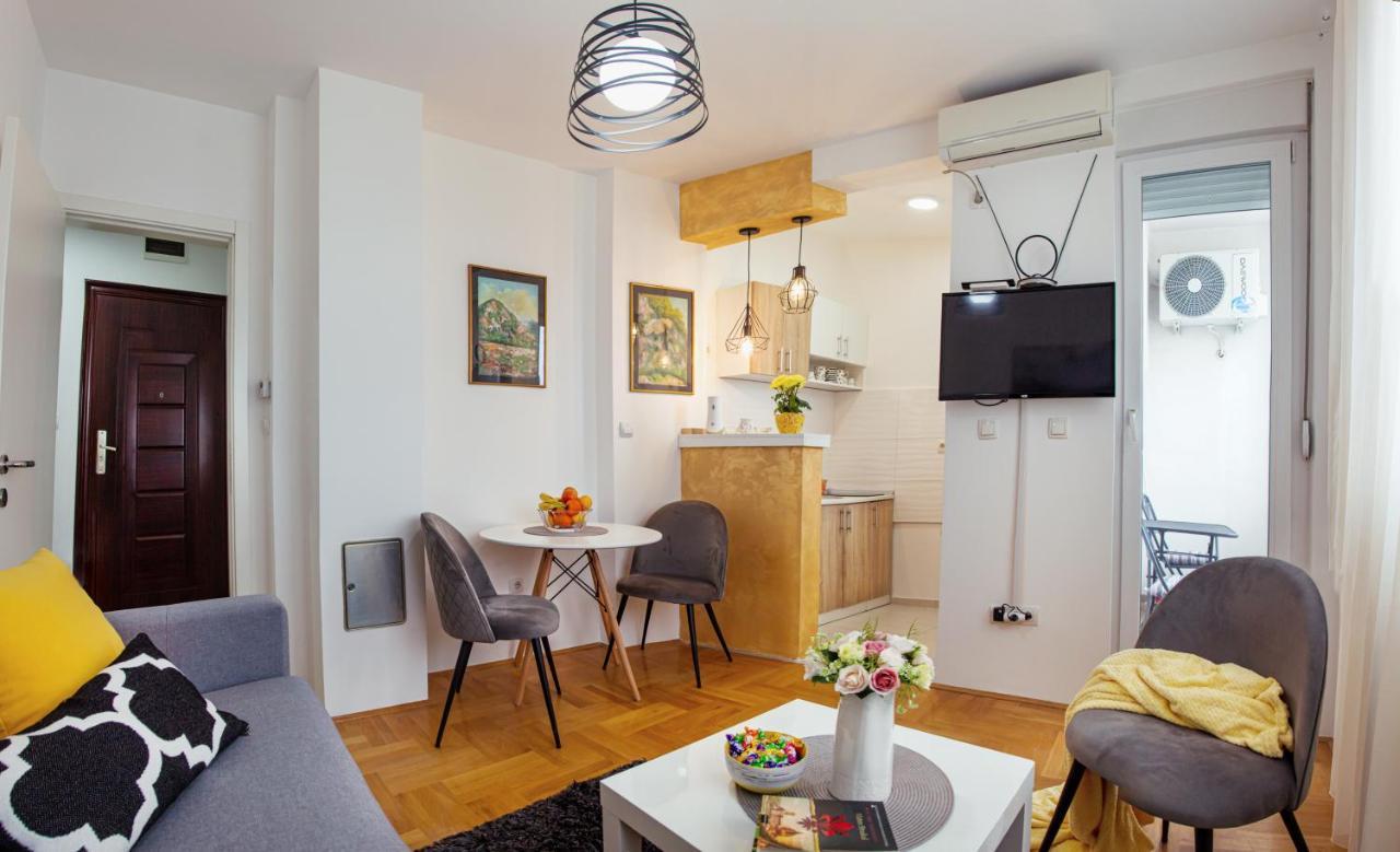 Apartman Mia Sremska Mitrovica Exterior photo