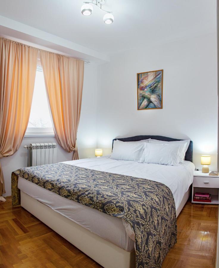 Apartman Mia Sremska Mitrovica Exterior photo
