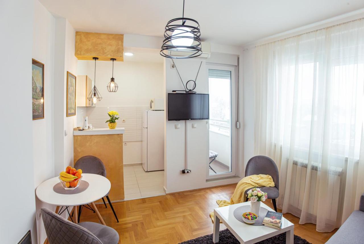 Apartman Mia Sremska Mitrovica Exterior photo