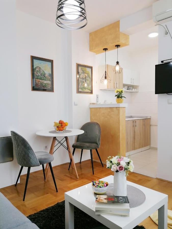 Apartman Mia Sremska Mitrovica Exterior photo